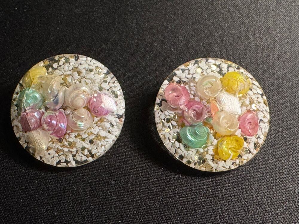 Vintage Lucite White Confetti & Rainbow Clip On Earrings